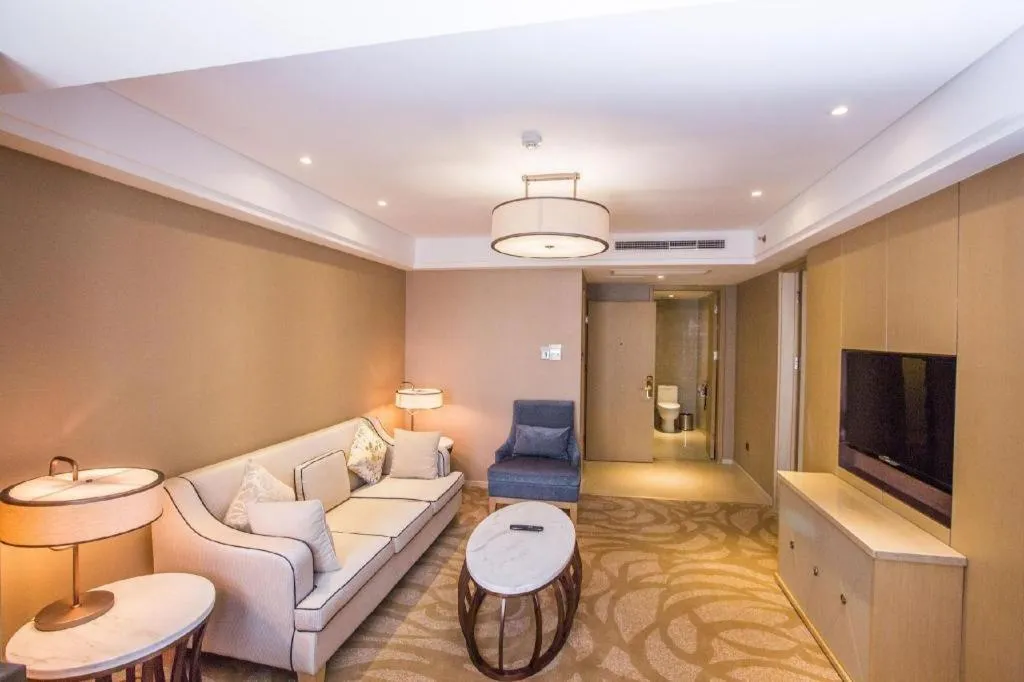 Sky World Hotel Qingdao