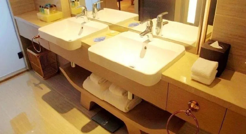 Sky World Hotel Qingdao