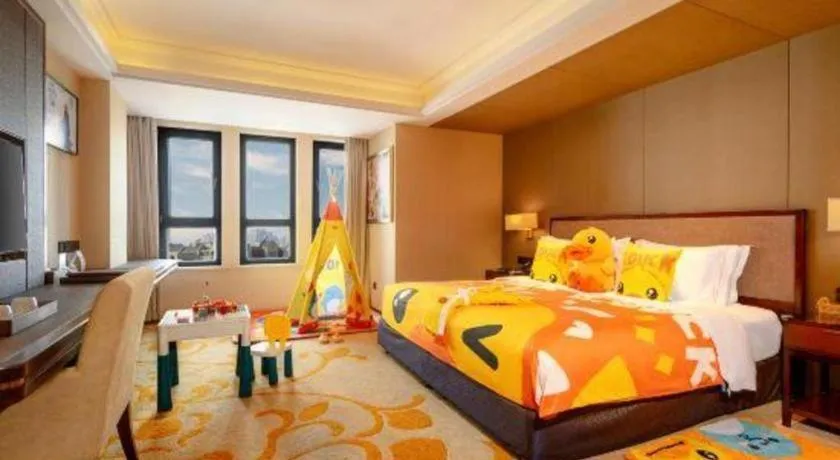 Bed in Sky World Hotel Qingdao