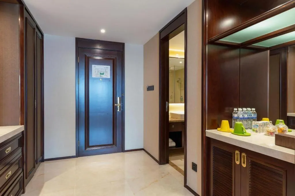 Sky World Hotel Qingdao