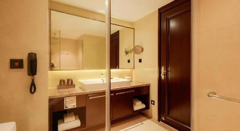 Sky World Hotel Qingdao