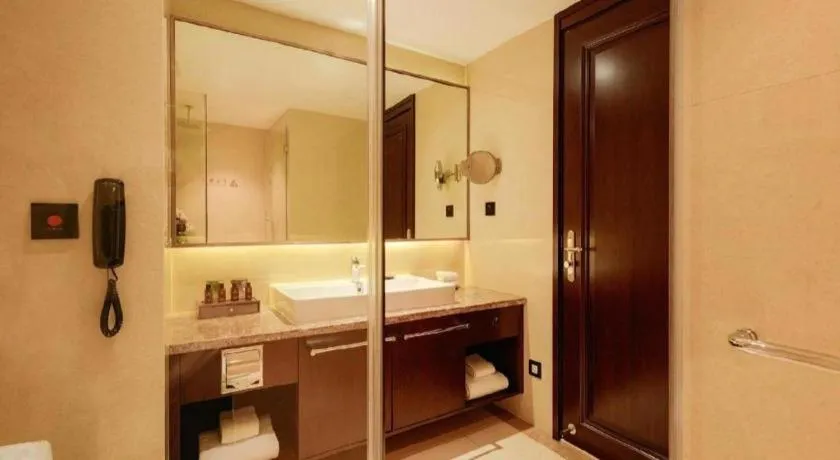 Sky World Hotel Qingdao