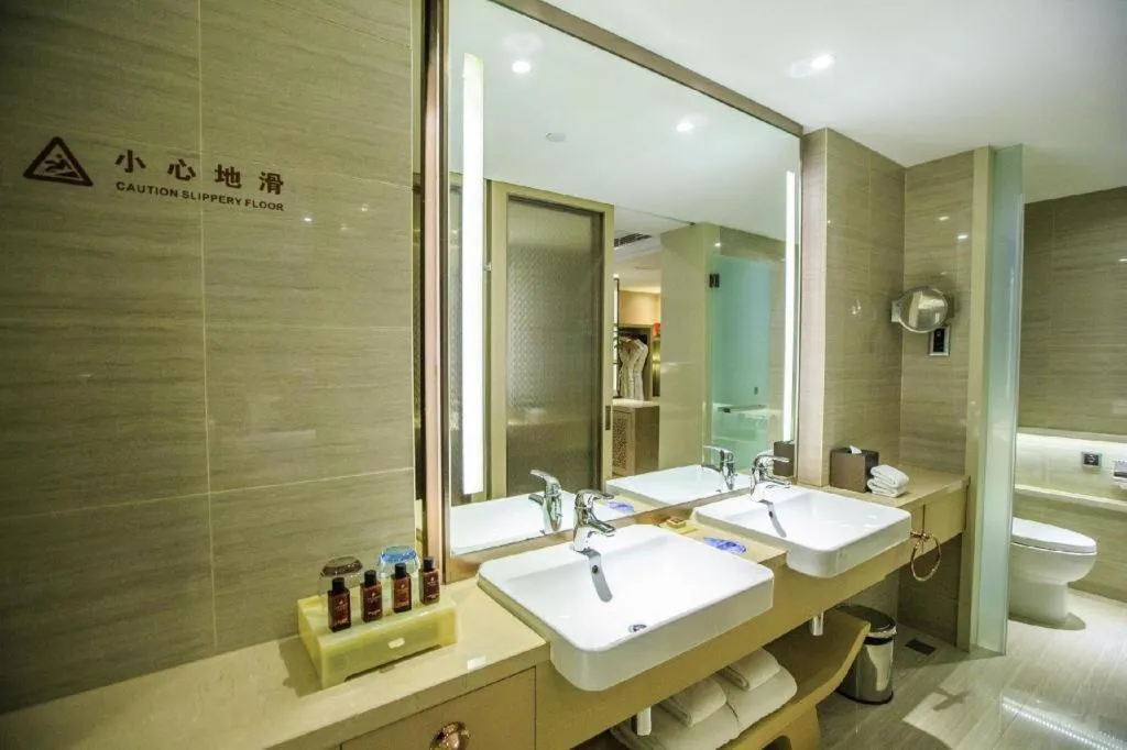 Sky World Hotel Qingdao