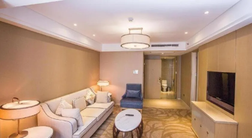 Sky World Hotel Qingdao