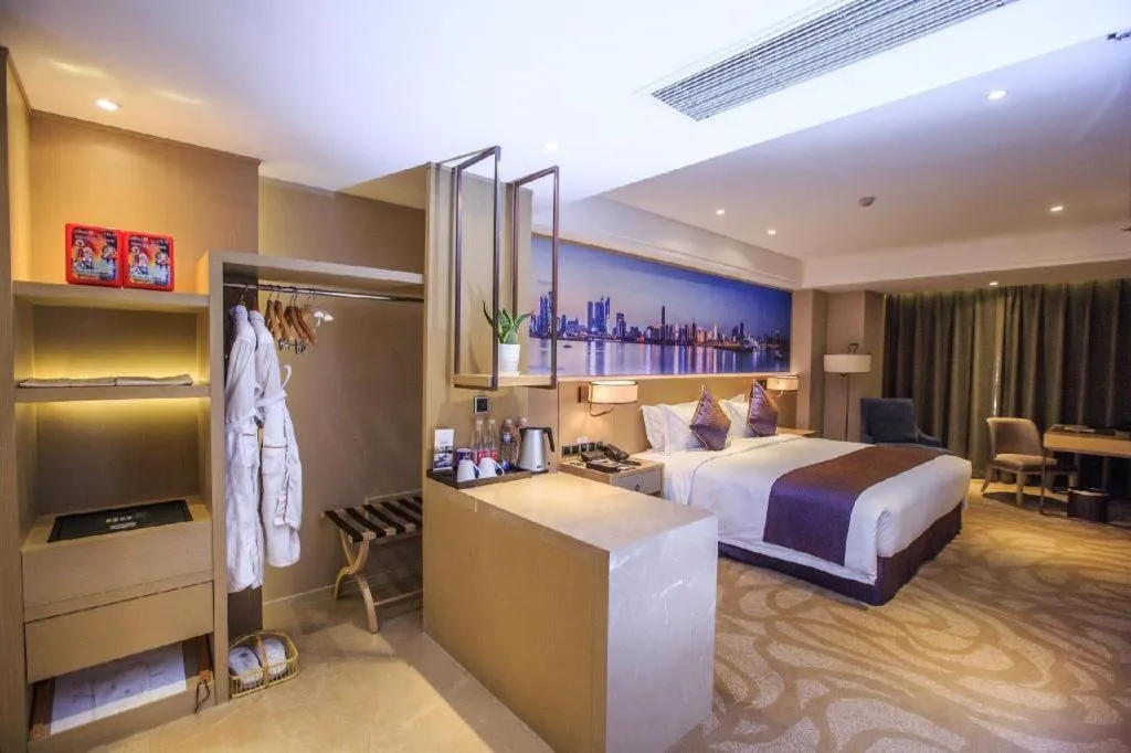 Bed in Sky World Hotel Qingdao