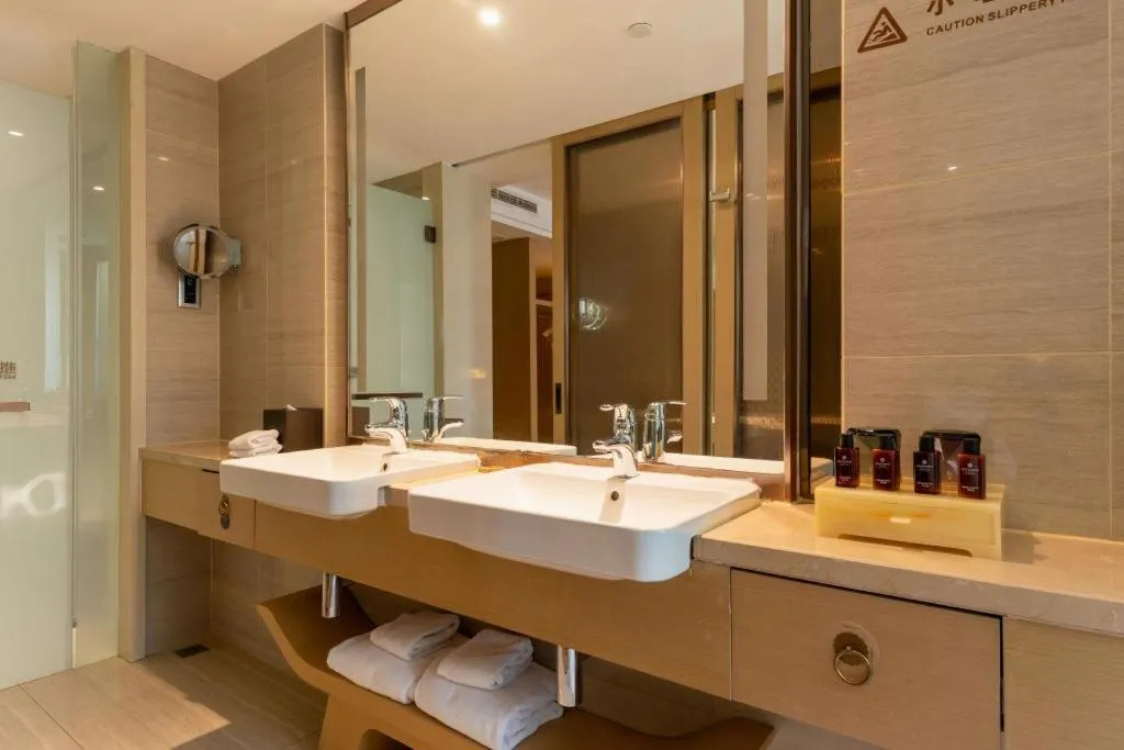 Sky World Hotel Qingdao