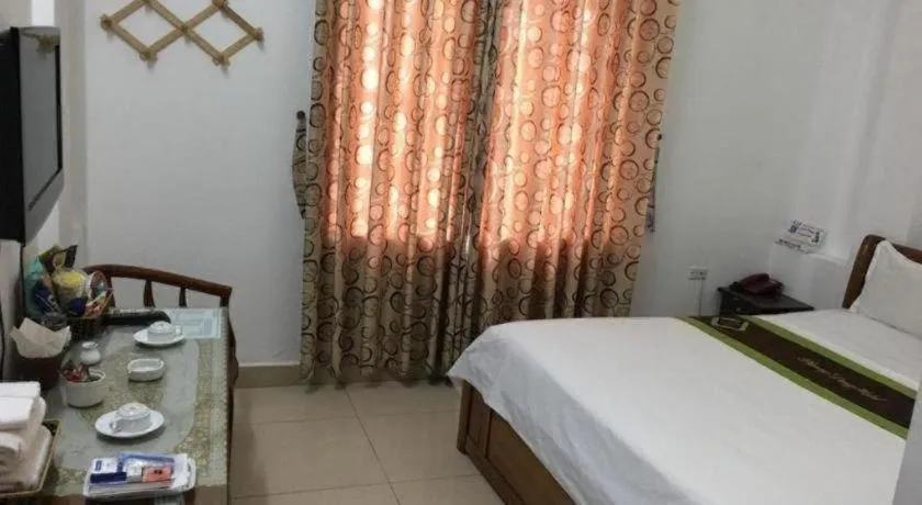 Bed in khach san phuong dong