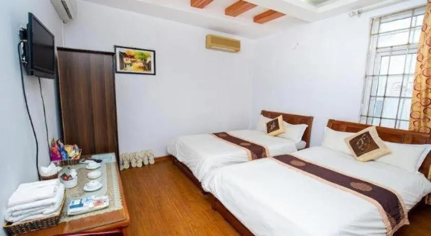 Bed in khach san phuong dong