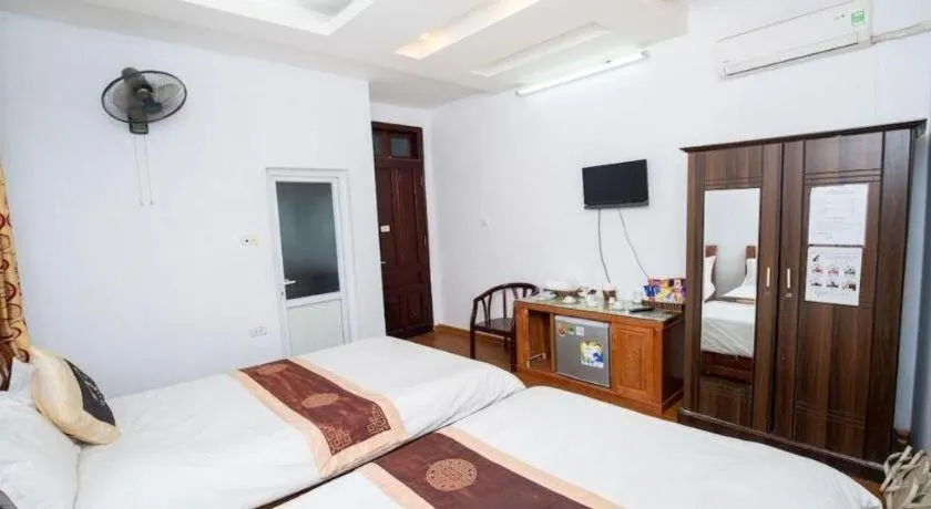 Bed in khach san phuong dong