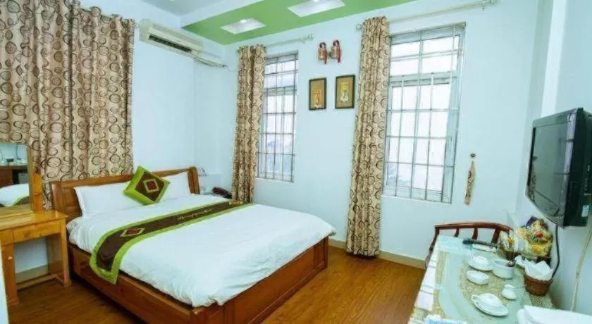 Bed in khach san phuong dong