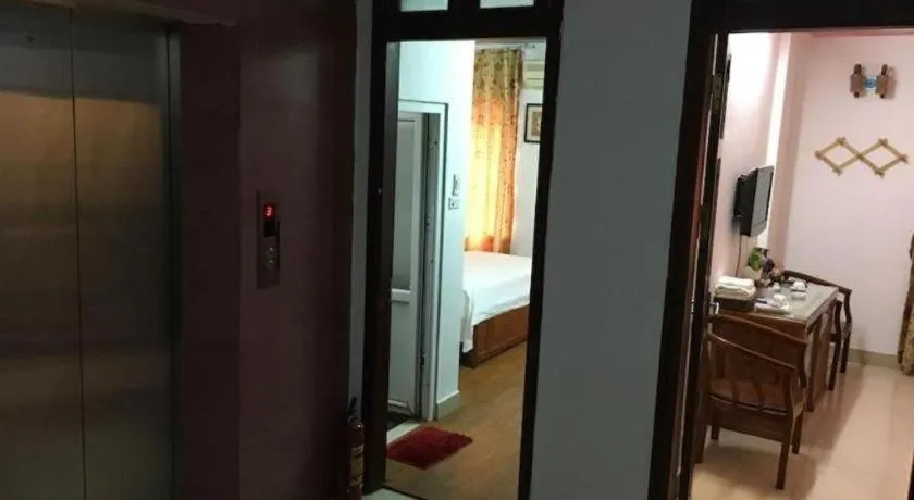 Bed in khach san phuong dong