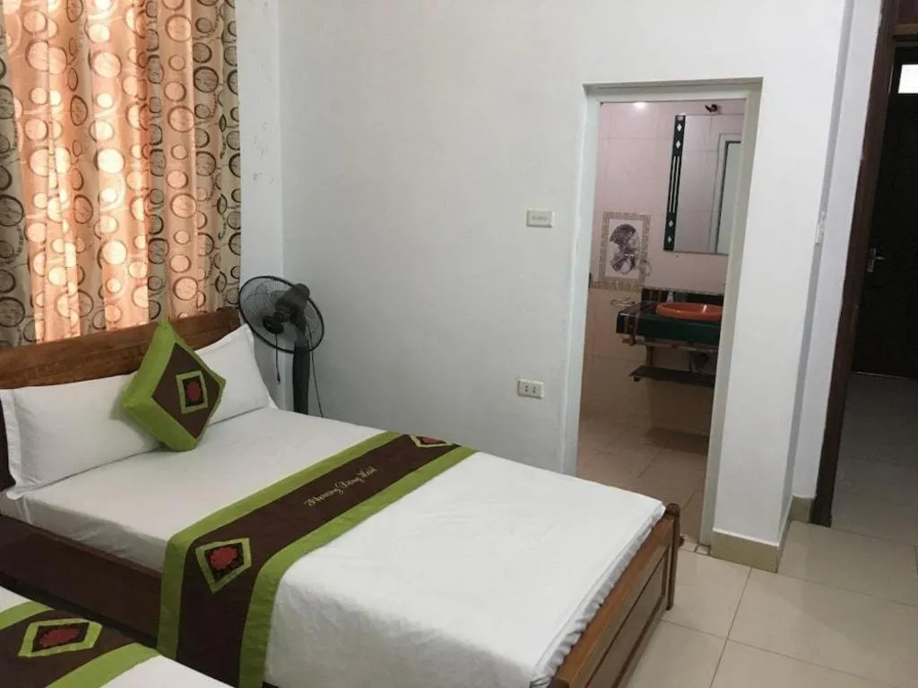 Bed in khach san phuong dong