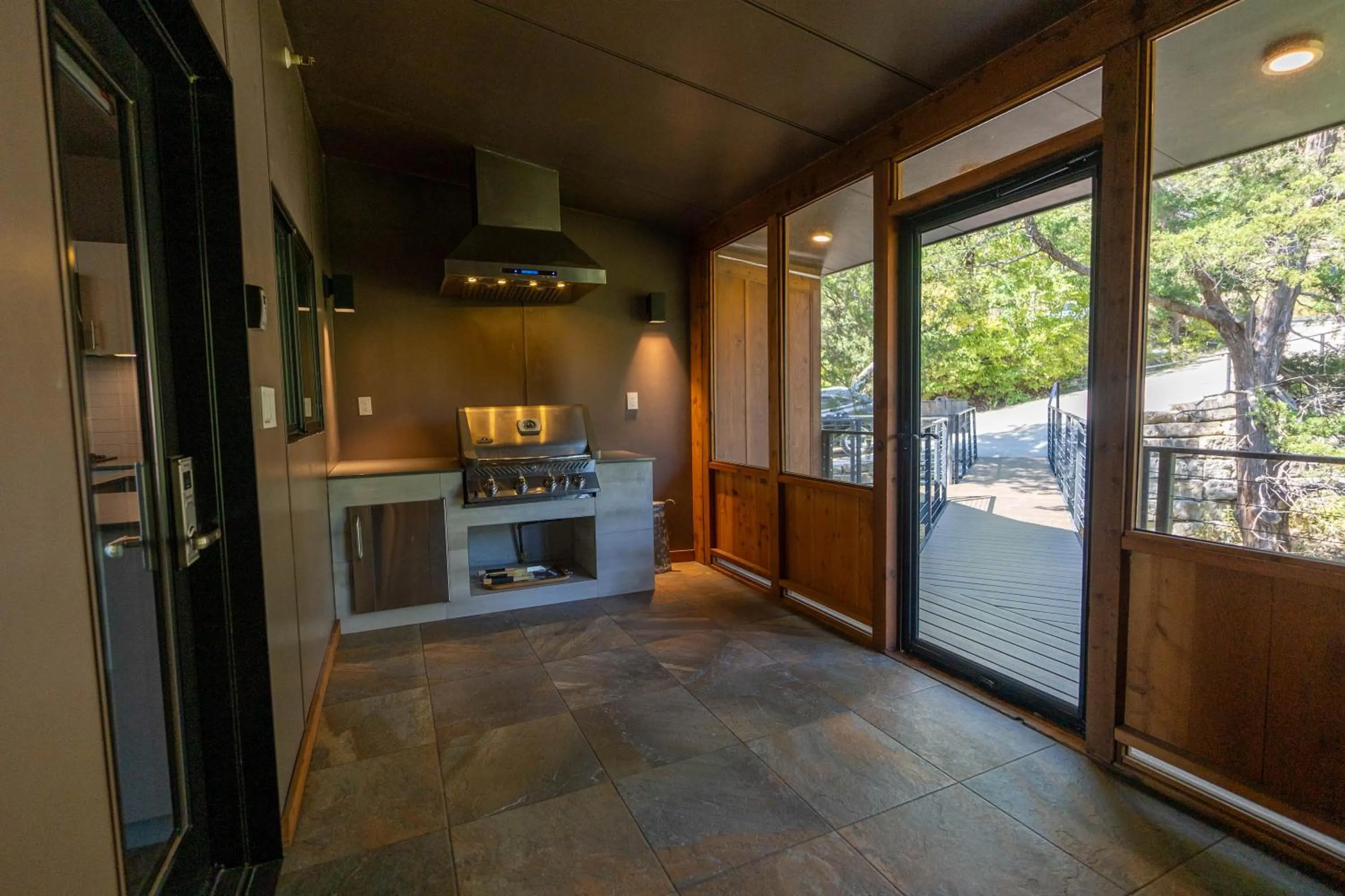 BBQ facilities in Beaver Lakefront Cabins - Couples Only Getaways