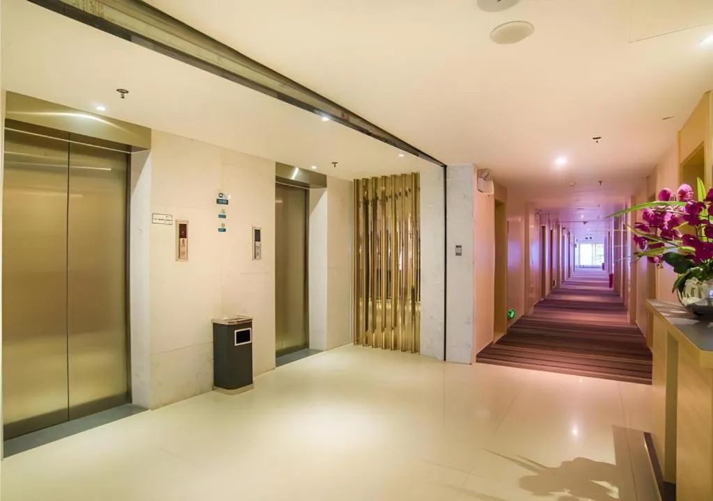 Bed in City Comfort Inn Liuzhou Chengzhong Wanda Plaza