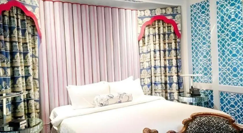 Bed in Kamiseta Hotel