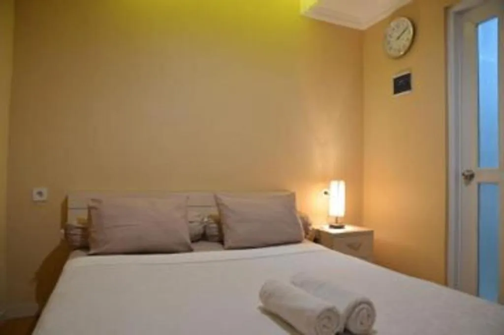 Bed in W Home Express Tebet