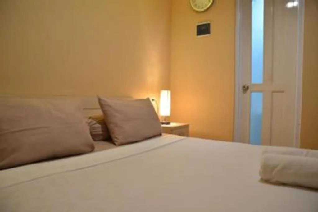 Bed in W Home Express Tebet