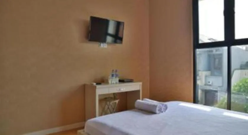 Bed in W Home Express Tebet