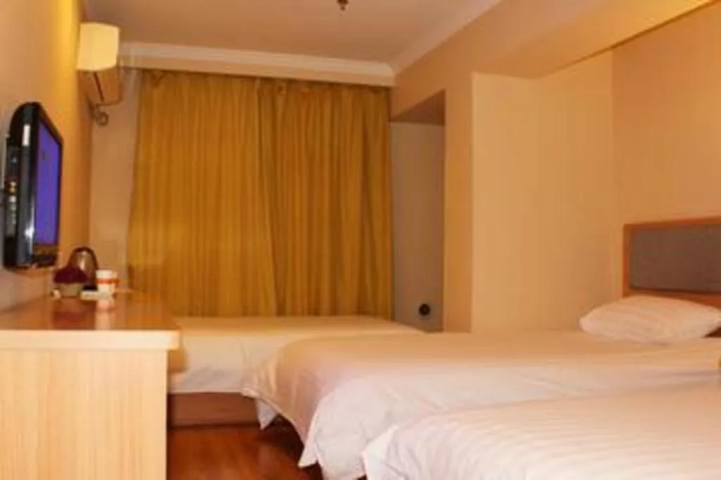 Bed in Home Inn Neo Shanghai Railway Station