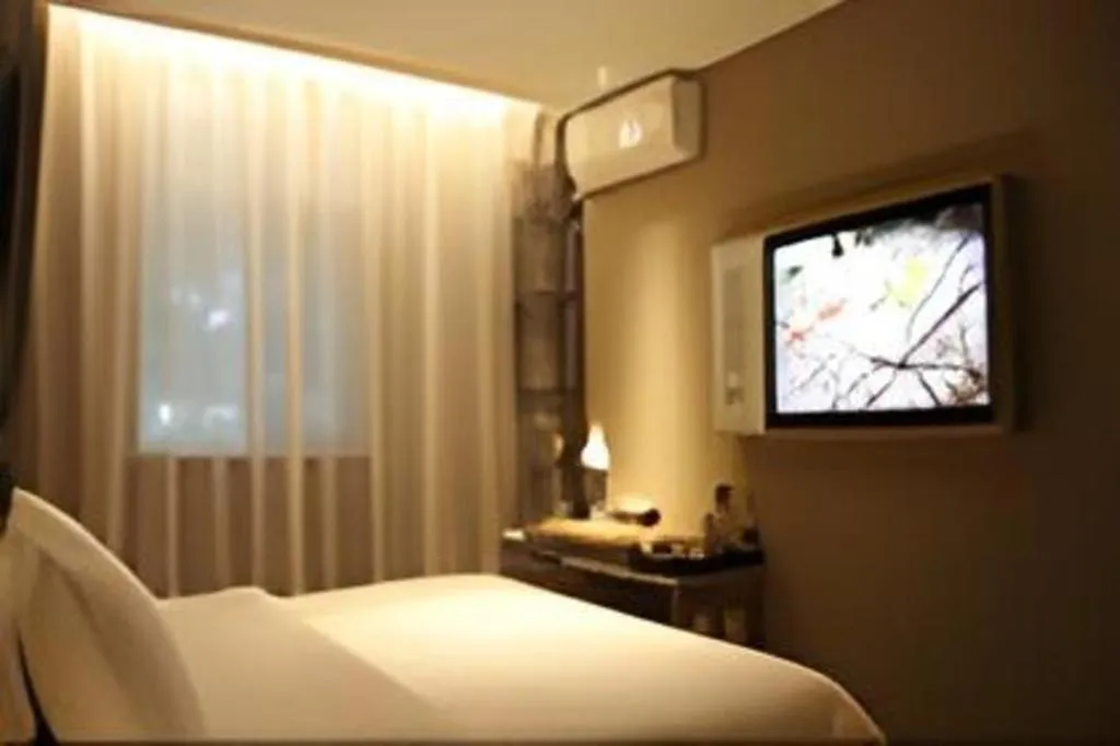 Bed in Home Inn Neo Shanghai Railway Station