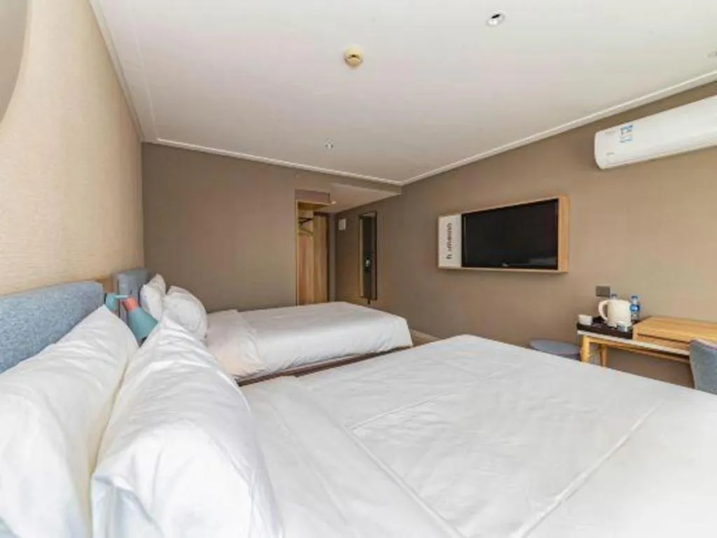 Bed in Home Inn Neo Shanghai Railway Station