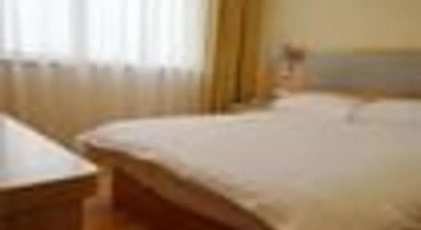 Bed in Home Inn Neo Shanghai Railway Station