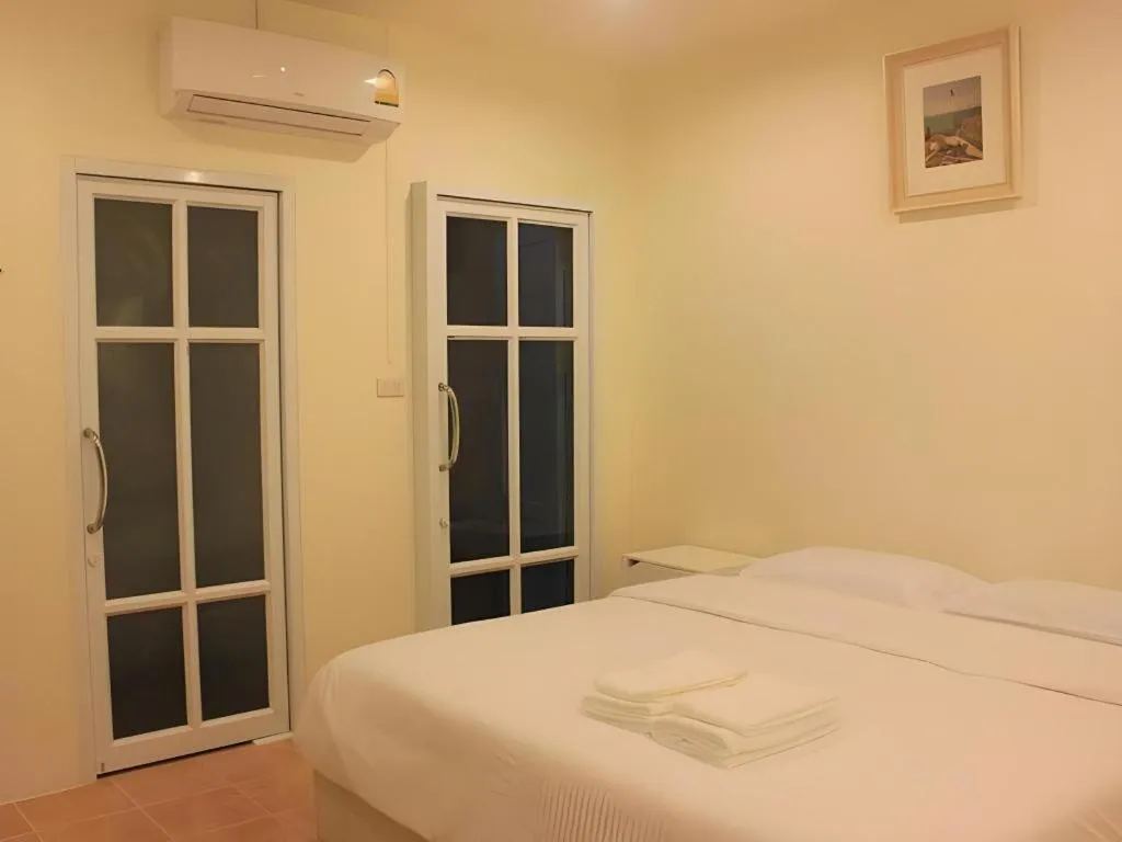 Bed in Le Bar Tarry Hotel