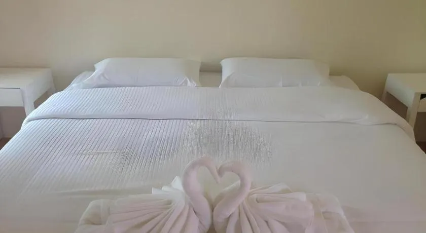 Bed in Le Bar Tarry Hotel