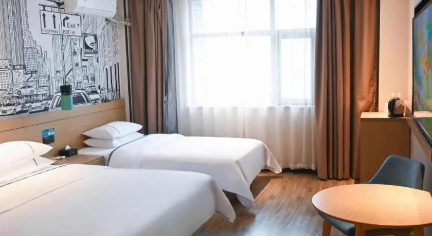 Bed in City Comfort Inn Wuhan Hanyang Street Caidian Square Metro Station