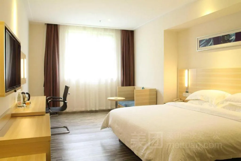 Bed in City Comfort Inn Wuhan Hanyang Street Caidian Square Metro Station