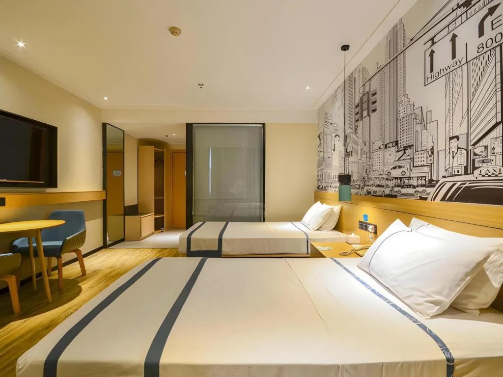 Bed in City Comfort Inn Wuhan Hanyang Street Caidian Square Metro Station