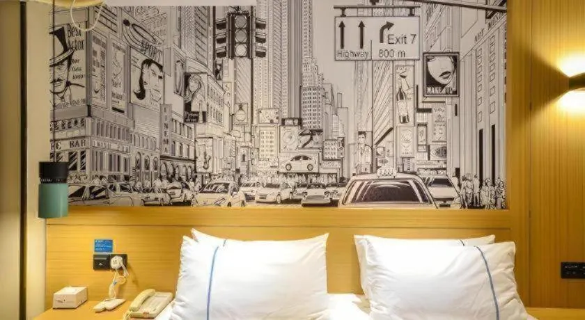 Bed in City Comfort Inn Wuhan Hanyang Street Caidian Square Metro Station