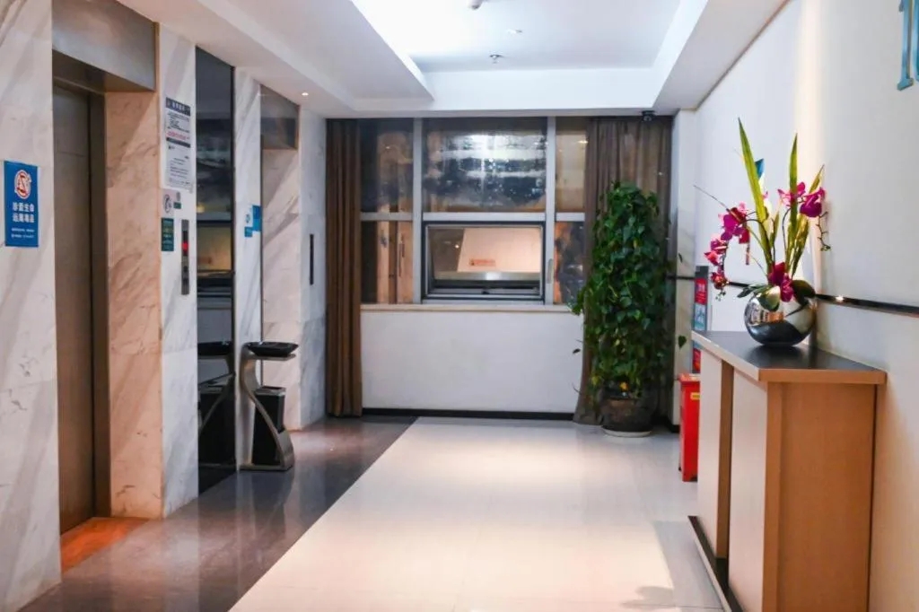 City Comfort Inn Wuhan Hanyang Street Caidian Square Metro Station