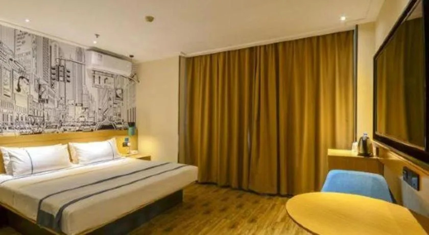 Bed in City Comfort Inn Wuhan Hanyang Street Caidian Square Metro Station