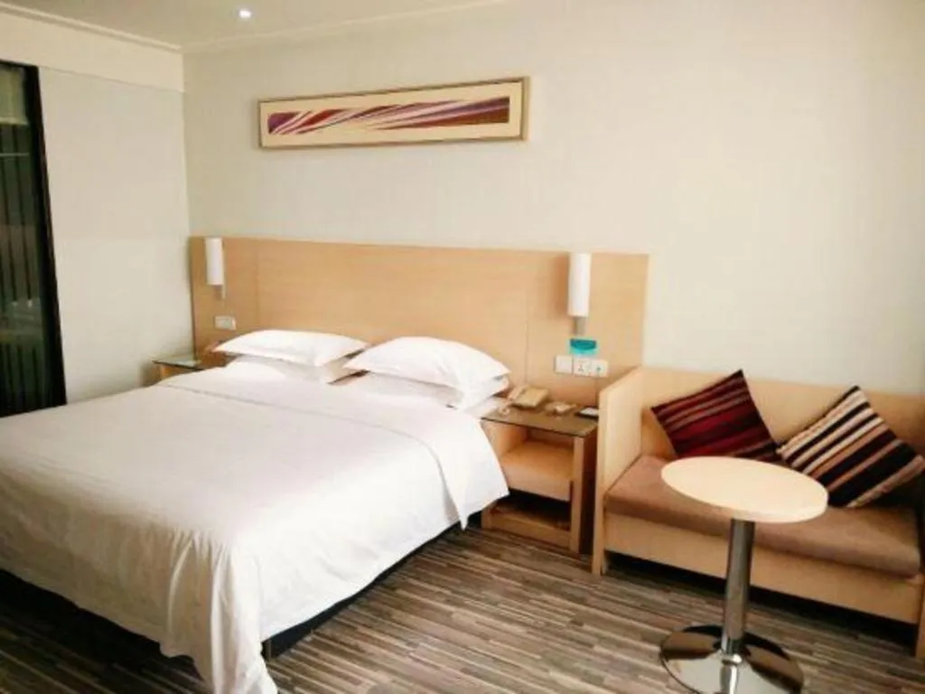 Bed in City Comfort Inn Wuhan Hanyang Street Caidian Square Metro Station