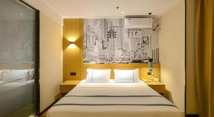 Bed in City Comfort Inn Wuhan Hanyang Street Caidian Square Metro Station