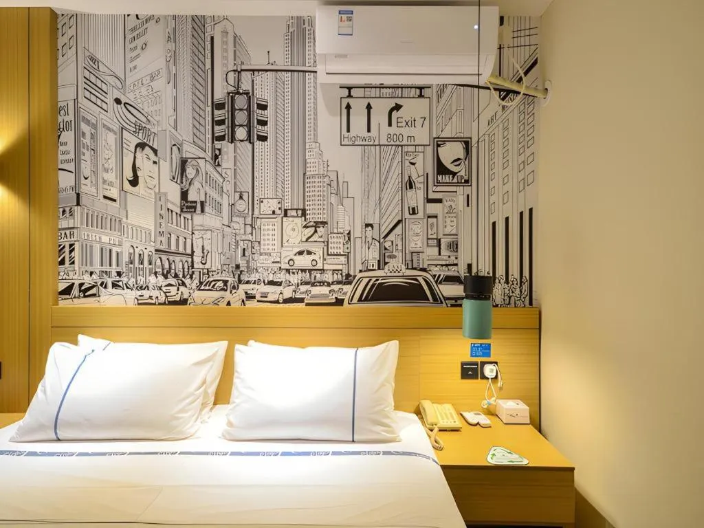 Bed in City Comfort Inn Wuhan Hanyang Street Caidian Square Metro Station