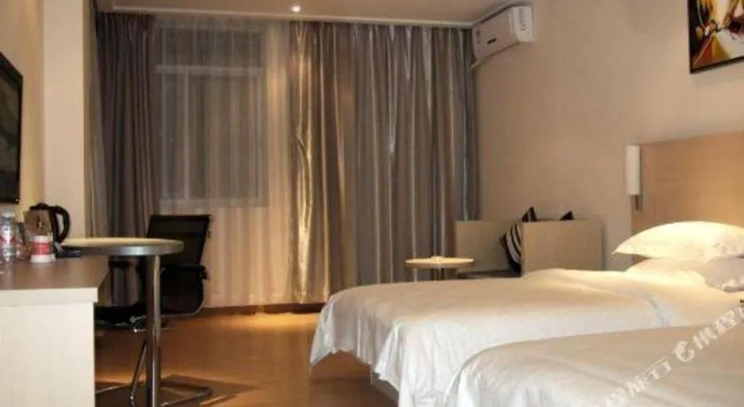 Bed in City Comfort Inn Wuhan Hanyang Street Caidian Square Metro Station