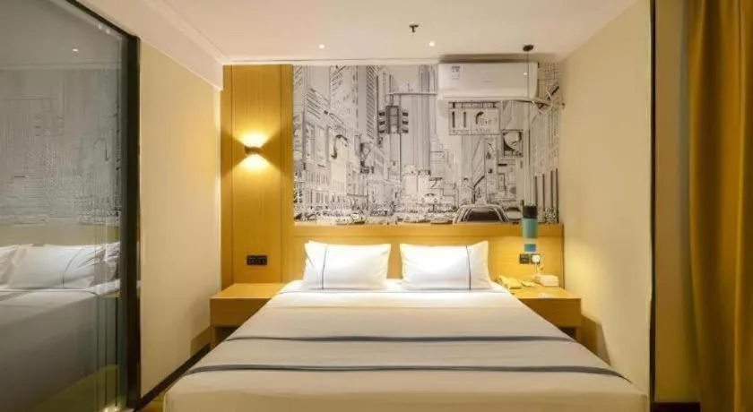 Bed in City Comfort Inn Wuhan Hanyang Street Caidian Square Metro Station