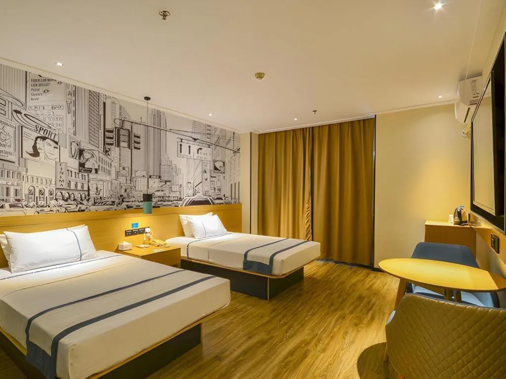 Bed in City Comfort Inn Wuhan Hanyang Street Caidian Square Metro Station