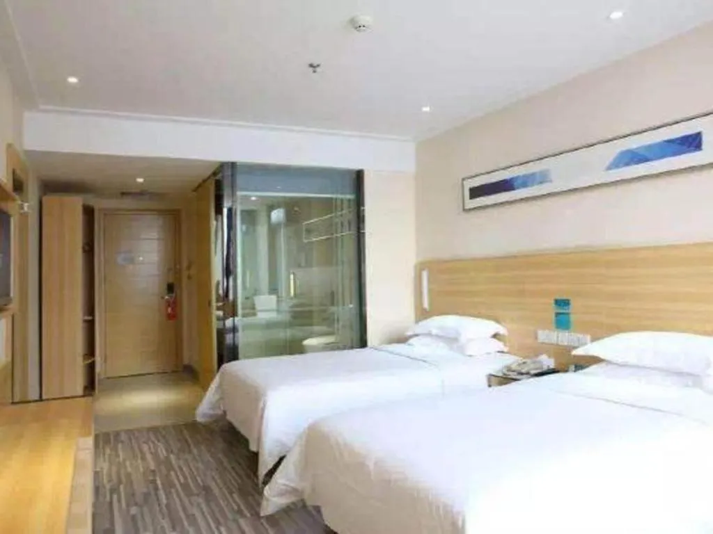 Bed in City Comfort Inn Wuhan Hanyang Street Caidian Square Metro Station