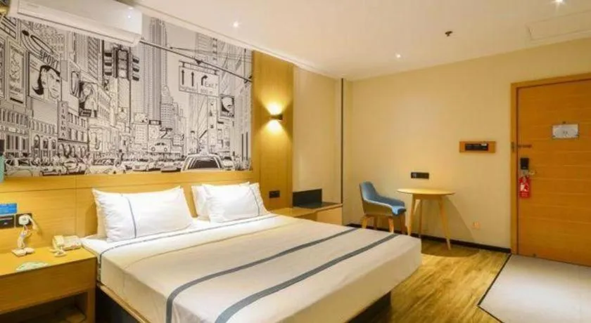 Bed in City Comfort Inn Wuhan Hanyang Street Caidian Square Metro Station