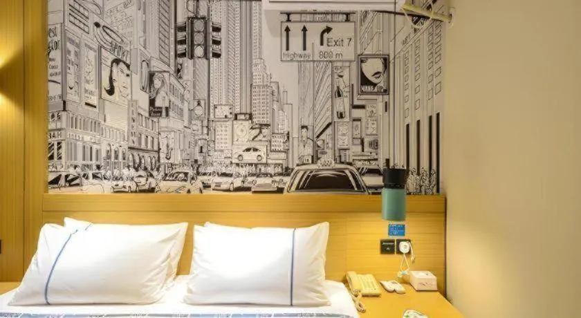 Bed in City Comfort Inn Wuhan Hanyang Street Caidian Square Metro Station