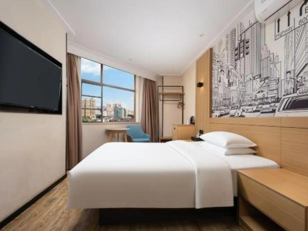 Bed in City Comfort Inn Wuhan Hanyang Street Caidian Square Metro Station