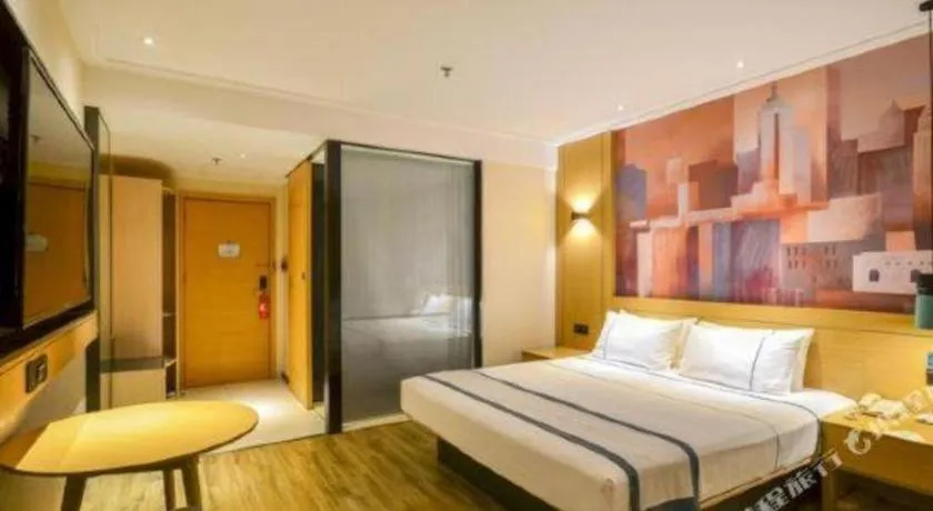Bed in City Comfort Inn Wuhan Hanyang Street Caidian Square Metro Station