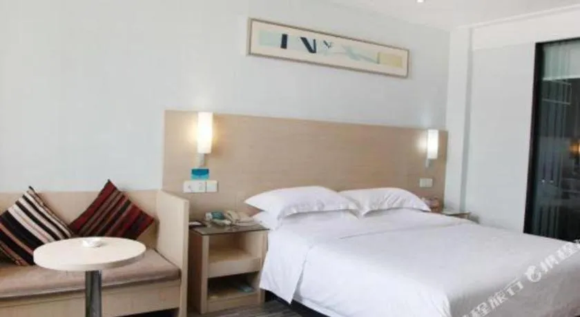 Bed in City Comfort Inn Wuhan Hanyang Street Caidian Square Metro Station