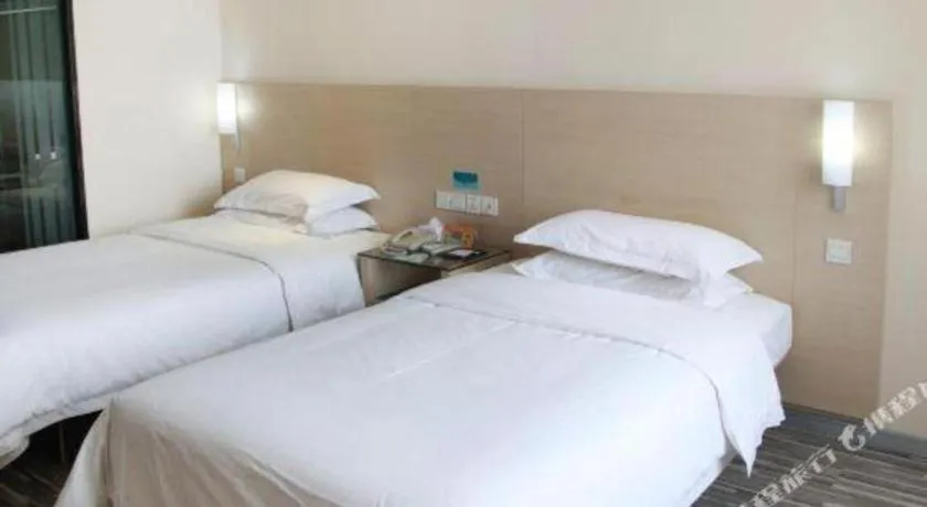 Bed in City Comfort Inn Wuhan Hanyang Street Caidian Square Metro Station