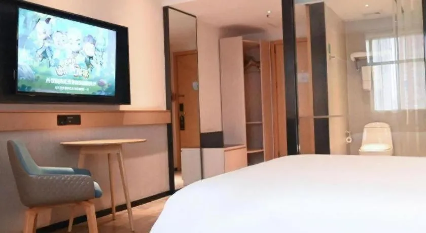 Bed in City Comfort Inn Wuhan Hanyang Street Caidian Square Metro Station