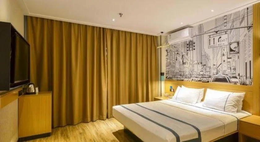 Bed in City Comfort Inn Wuhan Hanyang Street Caidian Square Metro Station