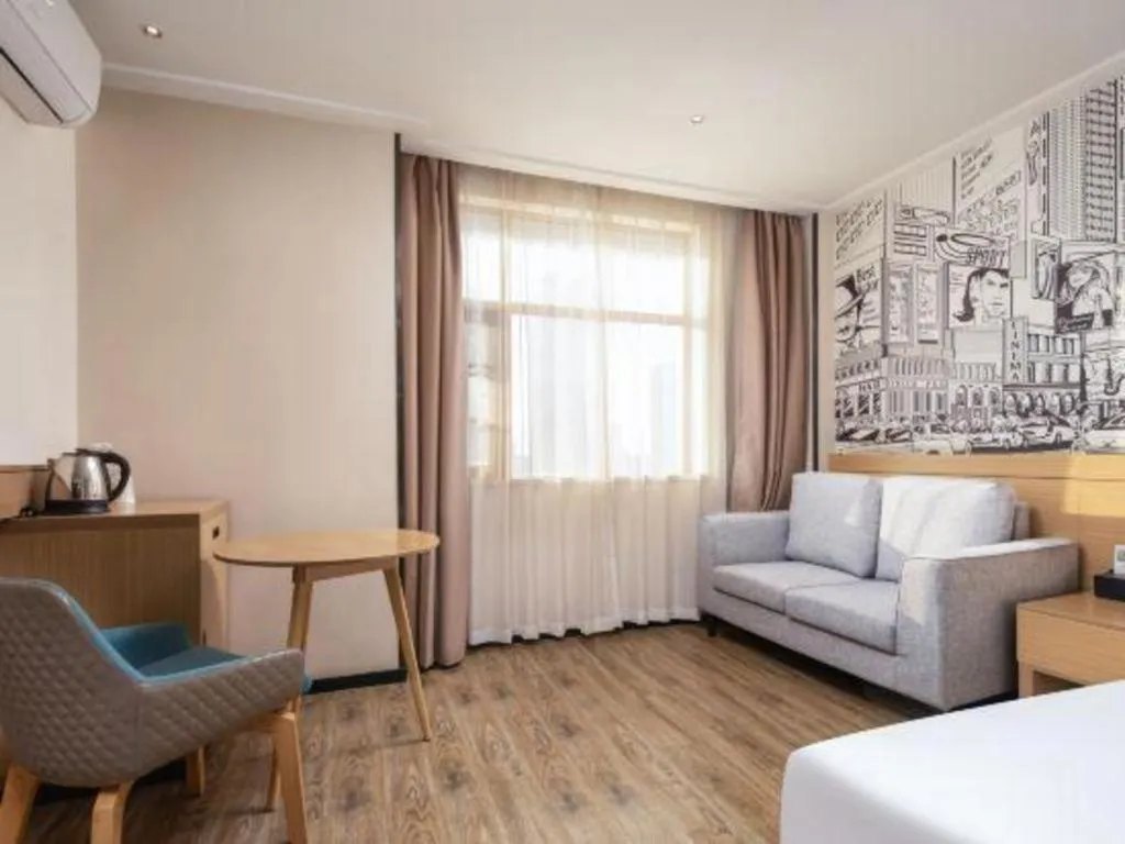 Bed in City Comfort Inn Wuhan Hanyang Street Caidian Square Metro Station